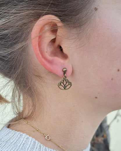 Lotus Studs