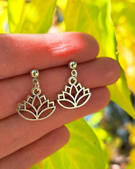 Lotus Studs